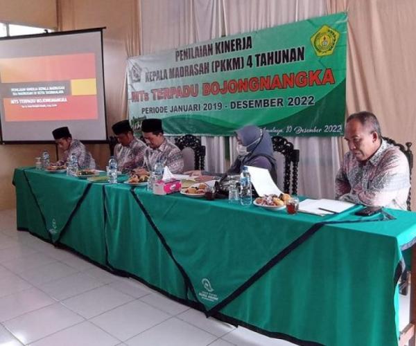 Kegiatan Rutin Tahunan Penilaian Kinerja Kepala